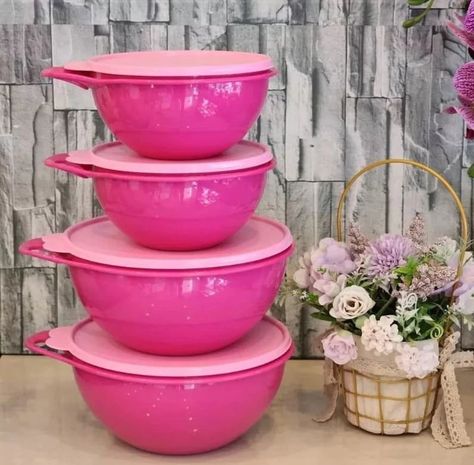 Tupperware That's A Bowl - Etsy Girls Apartment, Pink Kitchen Decor, Pink Dishes, Stacking Bowls, Future Apartment Decor, Kitchen Must Haves, Pink Kitchen, Cute Kitchen, Cool Apartments