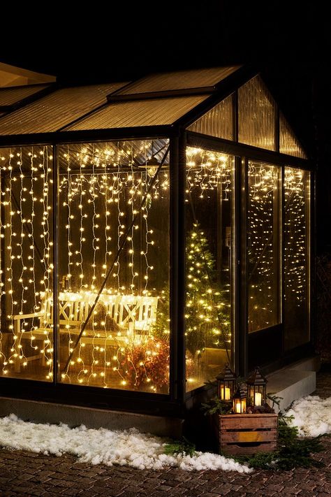 Christmas Greenhouse, Santa House, Winter Greenhouse, Conservatory Garden, Greenhouse Interiors, Garden Art Diy Easy, Fountain Design, Small Greenhouse, Greenhouse Ideas