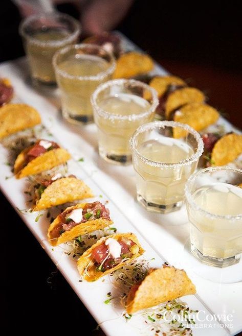 Gol Gappa Shots, Paan Shooters & More: 12 Types Of Shots To Serve At Your Wedding! Autumn Wedding Food, Wedding Food Stations, Lots Of Food, Reception Food, Wedding Treats, Food Stations, Catering Food, Snacks Für Party, Mini Foods