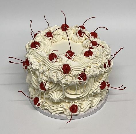 Heart Cake Designs, Vintage Cake Decorating, Cake With Cherries, Vintage Heart Cake, Bolo Vintage, Cake Decorating Ideas, Gateaux Cake, Pretty Dessert, Cherry Cake