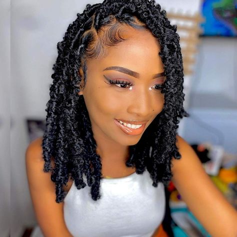 Butterfly Locs Check more at https://ekpics.com/75115-butterfly-locs Butterfly Loc Bob Styles, Faux Locs Bob Hairstyles, Medium Twist Braids, Pink Locs, Locs Short, Hairstyles Locs, Medium Twist, Distressed Locs, New Long Hairstyles