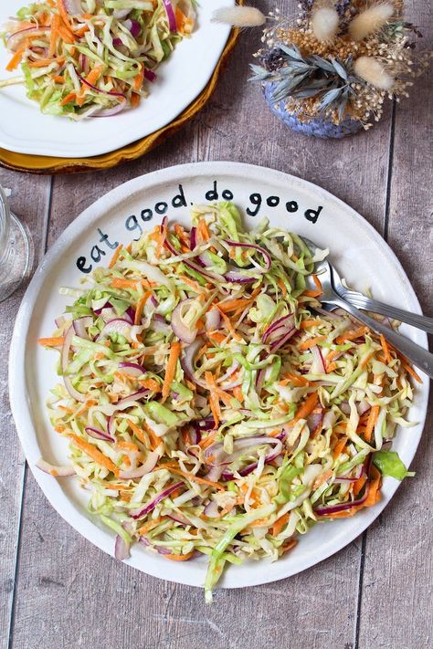 Tahini Slaw, Stir Fry Lettuce, Ginger Slaw, Chicken And Pasta Recipes, Meal Prep Planning, Chicken And Pasta, Clean Eating Lifestyle, Apple And Peanut Butter, Shredded Cabbage