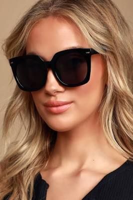 big sunglasses Oversized Black Sunglasses, Sleek Sunglasses, Futuristic Sunglasses, Chic Lifestyle, Big Sunglasses, Quay Sunglasses, Black Gradient, Tortoise Sunglasses, Fashion Eyeglasses