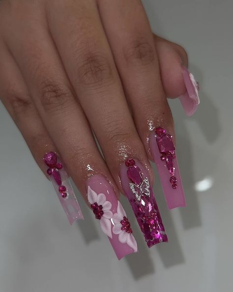 ig: nailsbyzairaa Hot Pink Silver Nails, Magenta Nail Ideas, Pink Quince Nails, Magenta Nails, Xv Ideas, Quince Nails, Bella Nails, Pink Quince, Hot Pink Nails