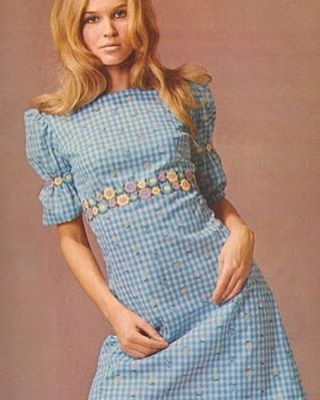 Disco Picnic, Late 1960s Fashion, 60s Hippies, Late 60s Fashion, Fashion 60s, Vintage Fashion 1960s, 1960s Dresses, 1960's Fashion, 60s 70s Fashion