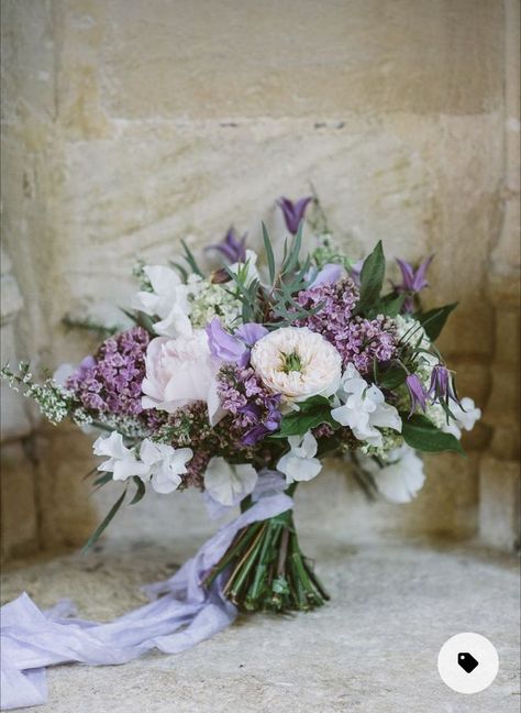 Lavender Wedding Flowers, Purple Bouquets, Purple Bridal Bouquet, Spring Wedding Bouquets, Violet Wedding, Purple Wedding Cakes, Purple Wedding Bouquets, Purple Bouquet, Lilac Wedding