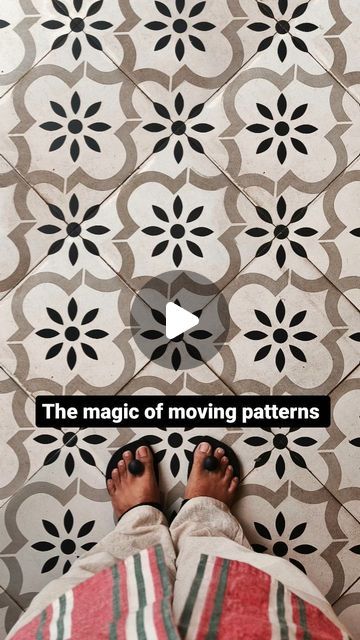 Swarnavo Datta ✏ Illustrator on Instagram: "There are patterns all around us. And some of them move as well.  . . . #swarnavod #motiongraphics #procreatedreams #fromwhereistand  [Motion graphics, animation, procreate, tiles, patterns and design, Bangalore]" Animated Pattern, Pattern Animation, Graphics Animation, Motion Video, Motion Graphics Animation, Illustrators On Instagram, 2d Animation, Tile Art, Tile Patterns