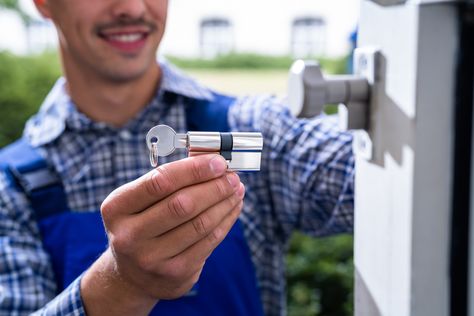 #minnesotalocksmith #houselockouts #rosevillemnlocksmith #lockoutassistance #CarLockoutsMinnesota #IndustriallocksmithMinnesota #rekeylockminnesota #Minnesota #USA Kent Washington, Biometric Lock, Auto Locksmith, Lock Repair, Maintenance Checklist, Safe Lock, Locksmith Services, Security Locks, Smart Lock