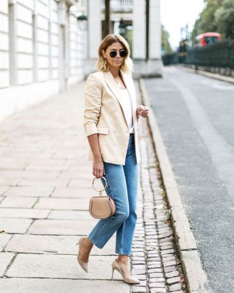 20 Blazer Outfit Ideas For This Fall - Society19 Cream Blazer Outfit, Beige Blazer Outfit, Pijamas Women, Blazer Outfits For Women, Perfect Fall Outfit, Preppy Summer Outfits, Jeans Claro, Beige Outfit, Blazer Outfit