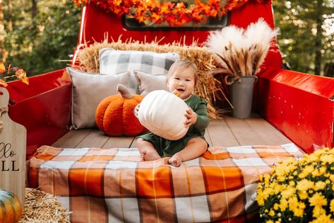 Look at this little pumpkin! Reserve your spot for fall minis now! We have the festive vintage red truck and a farmers market stand for littles! Message me for details! . #ctfamilyphotographer #ctfamilyphotography #familyphotoshoot #fallphotos #ctmaternityphotographer #ctengagementphotographer #fallminis #ctfall #mafamilyphotographer #newenglandphotographer