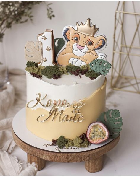 Lion King Theme Cake 1st Birthdays, Lion King Themed Cake, King Themed First Birthday, Cake King Lion, Lion King 1st Birthday Cake, Lion King Shower Ideas, Lion King Birthday Party Ideas Cake, King 1st Birthday Theme, Simba Birthday Theme