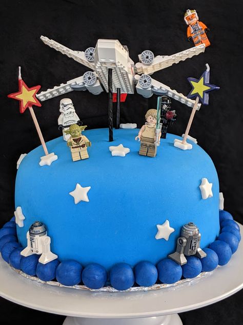 How to throw a Lego Star Wars birthday party: a real mom's guide - The Many Little Joys Lego Star Wars Cake, Lego Star Wars Birthday Party, Lego Star Wars Birthday, Star Wars Themed Birthday Party, Lego Star Wars Party, Star Wars Birthday Cake, Lego Themed Party, Star Wars Theme Party, Thomas Birthday