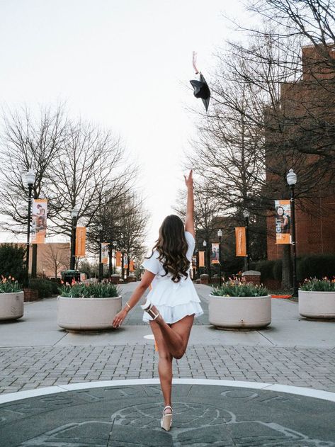 University Of Tennessee Graduation, Engineering Graduation, Women In Engineering, University Of Tennessee Knoxville, Senior Pictures Ideas, Tennessee Knoxville, College Senior Pictures, Grad Photography, Graduation Photography Poses