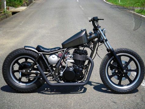 Jerkstunts Yamaha Sr400, Nitro Circus, Bobber Bikes, Custom Chopper, Custom Choppers, Chopper Motorcycle, Brat Style, Bobber Motorcycle, Bobber Chopper