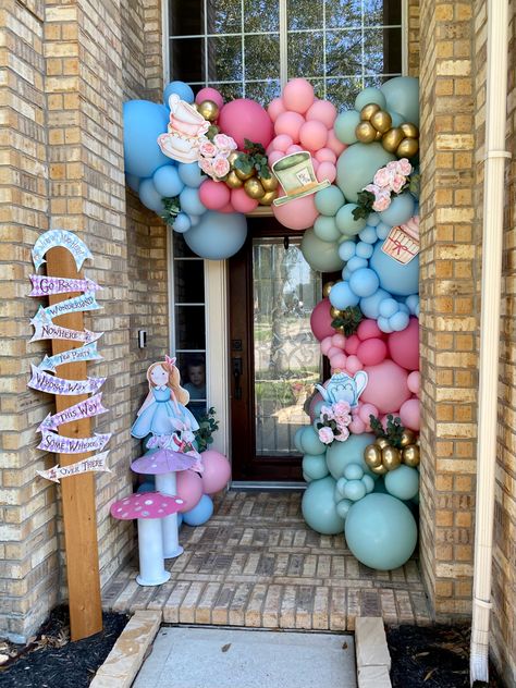 Balloons Alice In Wonderland, Alice In Onederland Balloon Arch, Alice In Wonderland Balloon Decor, Onederland Balloon Garland, Alice In Wonderland Balloon Arch, Wonderland Party Decorations, First Birthday Balloons, Alice In Wonderland Tea Party Birthday, Onederland Birthday Party