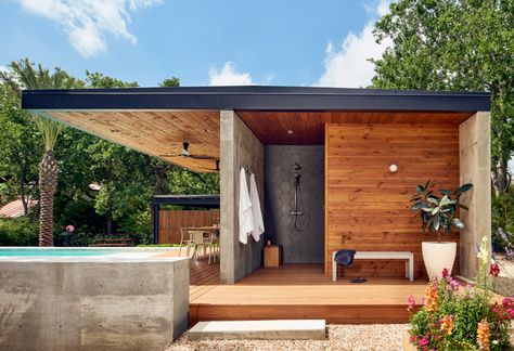 Modern Pool Cabana, Pool Cabana Ideas, Small Pool House, Backyard Pool House, Pool House Cabana, Pool House Design, Modern Pool House, Contemporary Deck, Modern Gazebo