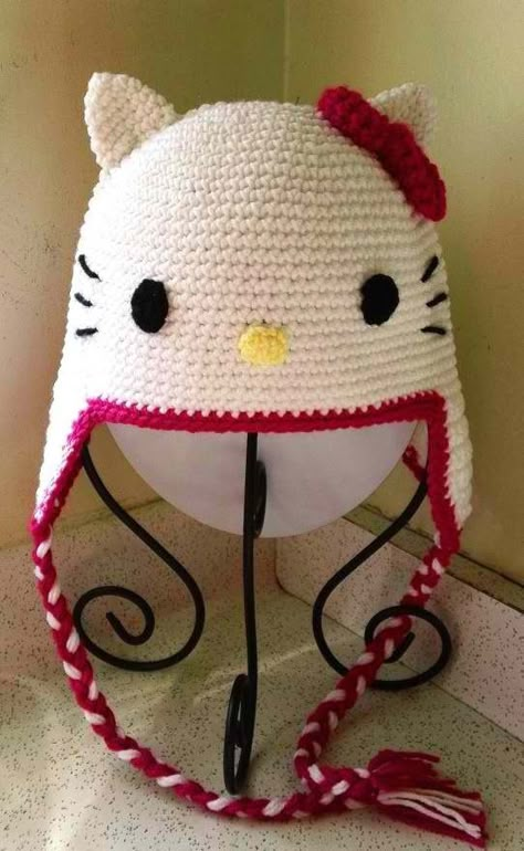 hello kitty Hello Kitty Hat, Crochet Hello Kitty, Hello Kitty Crochet, Charmmy Kitty, Hello Kitty Items, Hello Kitty Plush, Diy Crochet Projects, Yarn Crafts, Crochet Fashion