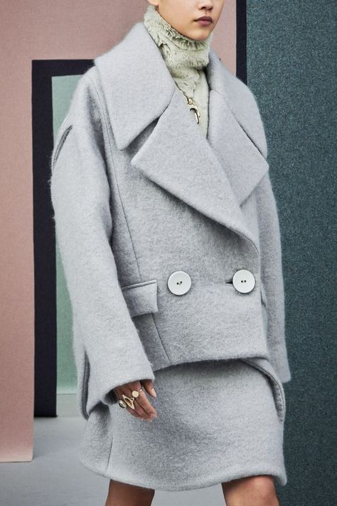 Ports 1961, Stylish Winter Outfits, Milano Fashion Week, 2021 Fashion, Creation Couture, Fall Fashion Trends, Winter Fashion Outfits, Coat Fashion, Milan Fashion