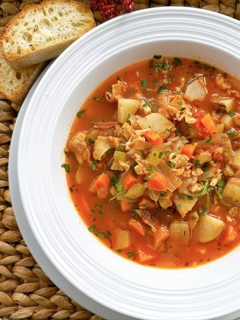 Hearty And Healthy Manhattan Clam Chowder - Proud Italian Cook Manhattan Clam Chowder, Parsley Potatoes, Clam Chowder, Cherry Tomatoes, Chowder, Home Cooking, American Style, Stew, Soups