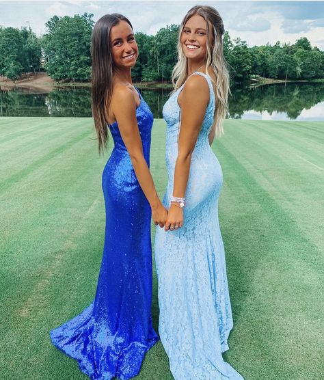 Prom Ideas Pictures, Prom Pictures Friends, Prom Prep, Prom Photography Poses, Homecoming Poses, Prom Pictures Couples, Prom Picture Poses, Prom Dress Pictures, Dance Picture Poses