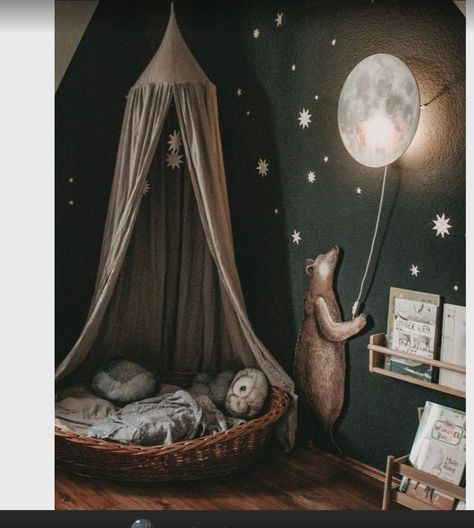 Sky Stickers, Casa Hobbit, Kids Rooms Inspo, Kids Bedroom Inspiration, Nursery Room Design, Baby Room Inspiration, Nursery Room Inspiration, Baby Room Design, Moon Wall