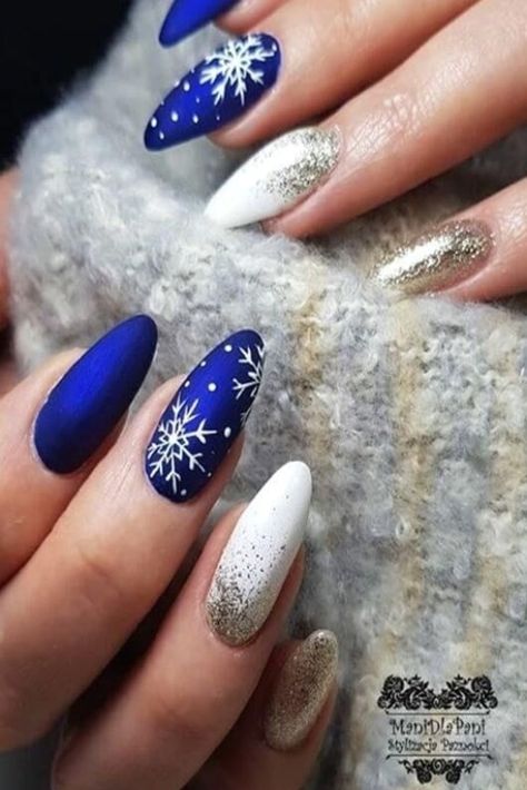 Blue Christmas Nails, Holiday Acrylic Nails, Blue Nail Art Designs, Feather Nails, Christmas Nail Stickers, Snowflake Nail Art, Art Designs Ideas, Amazon Beauty, Nail Effects