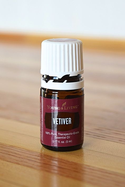 Veviter Essential Oil Benefits, Vetiver Essential Oil Benefits, Vetiver Essential Oil Uses, Vetiver Young Living, Vetiver Oil, Vetiver Essential Oil, Aromatherapy Recipes, Yl Oils, Oil Remedies