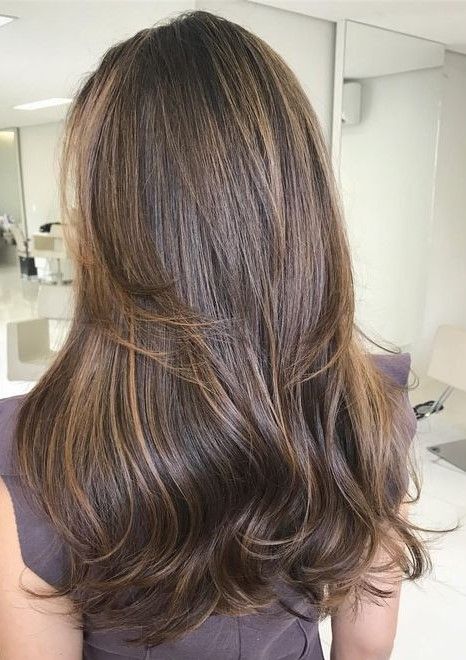 Blended Balayage, Dark Brunette Hair, Honey Brown Hair, Brown Hair Inspo, Hair Tint, Brunette Hair With Highlights, Dark Hair With Highlights, Brown Hair With Blonde Highlights, Haircuts For Wavy Hair