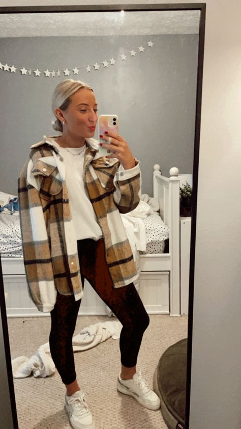 Brown Check Shacket Outfit, Shaket Jacket And Leggings, Shacket Outfit Women Casual, Waffle Shacket Outfit Women, Shacket And Sweatpants, Shaket Outfits With Leggings, Casual Shacket Outfits, Checked Shacket Outfit, Dark Brown Shacket Outfit