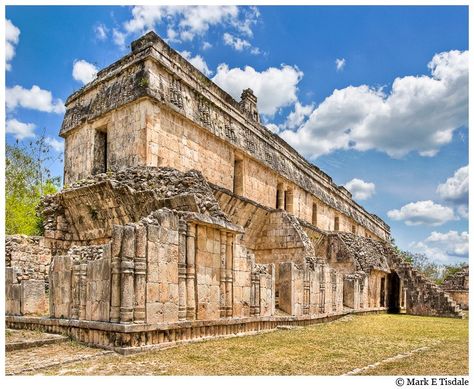 Picture of the Mayan Ruins at Kabah in Mexico Maya Architecture, Architecture Names, Ruins Architecture, Maya Ruins, Importance Of Water, Earth History, Ancient Maya, Mayan Ruins, Easy Day