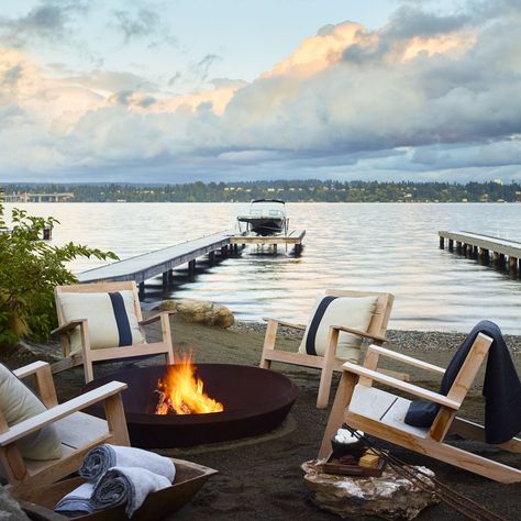 12 Inspiring Outdoor Fire Pits for Breezy and Cozy Evenings | The Study #outdoorfirepit Lakeside Living, Wooden Cottage, Lake Living, Lake Beach, Lake Cottage, Lake Cabins, Backyard Fire, River House, Fire Pit Backyard