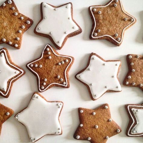 stars Vanilla Biscuits, Shortbread Recipe, Delicious Christmas Cookies, Christmas Recipes Easy, Christmas Biscuits, Christmas Dinner Party, Christmas Cookies Easy, Kitchen Christmas, Best Christmas Cookies