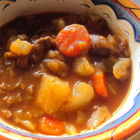 Tasty Beef Stew, Cabbage Stew, Hearty Beef Stew, Dump Cakes, Beef And Cabbage, Homemade Soup Recipe, Potatoe Casserole Recipes, Beef Stew Meat, Stew Recipe