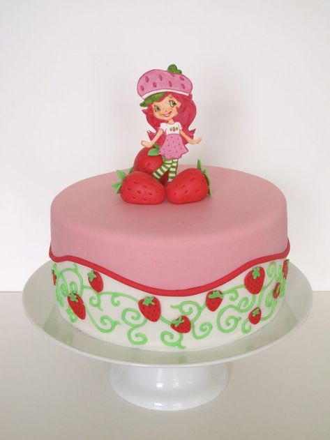 Strawberry Shortcake Characters Cake, Strawberry Shortcake Character Birthday Cake, Strawberry Shortcake Cake Ideas, Strawberry Shortcake Character Cake, Strawberry Shortcake Cake Design, Character Cake Ideas, Strawberry Shortcake Cakes, Strawberry Shortcake Birthday Cake, Strawberry Shortcake Character