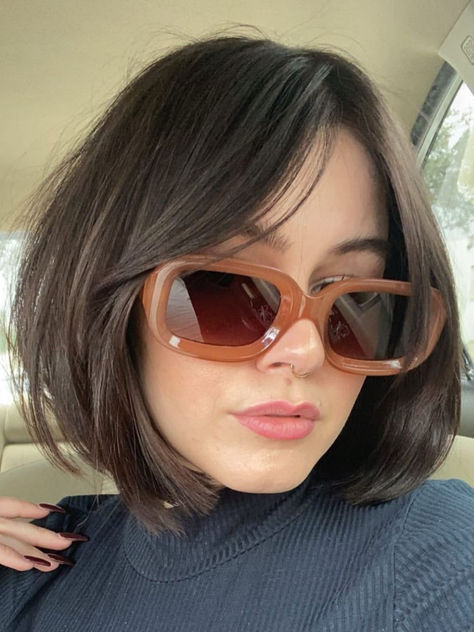 Side Fringe Bob, Bob With Fringe Round Face, 1990s Hairstyles, French Haircut, Fine Hairstyles, Cool Haircuts For Girls, French Bob, Side Fringe, Hairstyles 2024