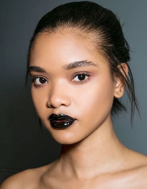 Black Lipstick Look, Best Black Lipstick, Black Lipstick Makeup, Five Minute Hairstyles, Lipstick Photos, Fall Lipstick, 5 Minute Hairstyles, Inner Witch, Lipstick Designs