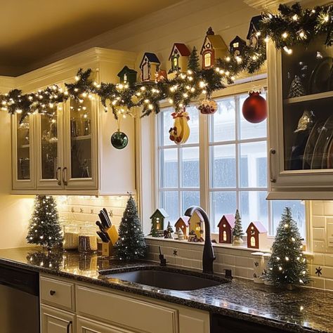 Cupboard Christmas Decor, Decor Above Cabinets, Empty House, Above Cabinets, Above Kitchen Cabinets, Snowman Decor, Cozy Christmas Decor, Christmas Decor Inspiration, Christmas Interiors