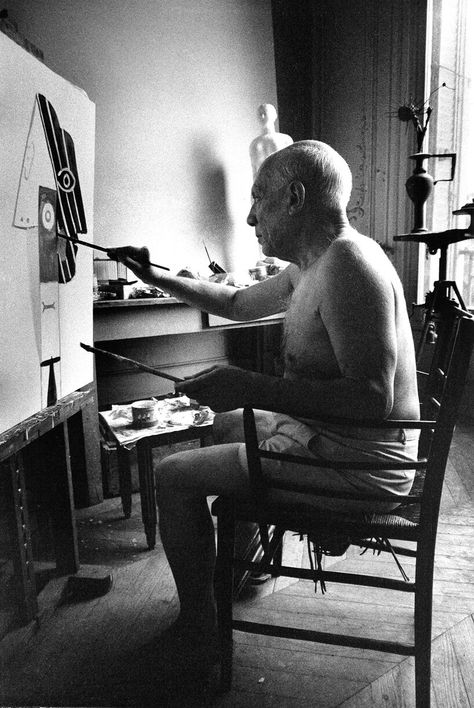 Picasso Photo, Picasso Pictures, Picasso Portraits, Cubist Movement, Picasso Paintings, Spanish Painters, Famous Words, Great Photographers, Art Historian