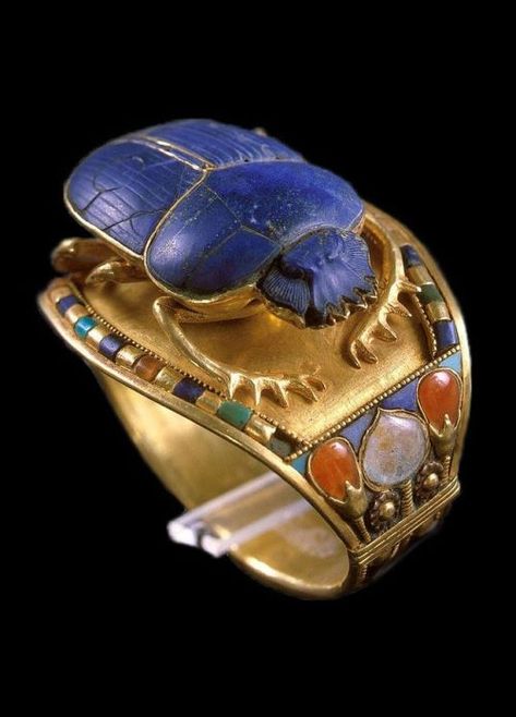 Egypte Scarab Tattoo, Scarab Ring, Scarab Jewelry, Egypt Style, Egypt Museum, Egypt Jewelry, Ancient Egyptian Jewelry, Scarab Bracelet, Egyptian Scarab