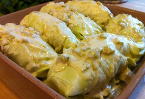 Simple Cabbage Enchiladas Recipe – Hip2Save / #lowcarb shared on https://facebook.com/lowcarbzen Cabbage Enchiladas, Low Carb Cabbage, Smoothies Breakfast, Easy Chicken Enchilada Recipe, Wheat Belly Recipes, Chicken Enchiladas Easy, Enchiladas Recipe, Desserts Snacks, Chicken Enchilada Recipe