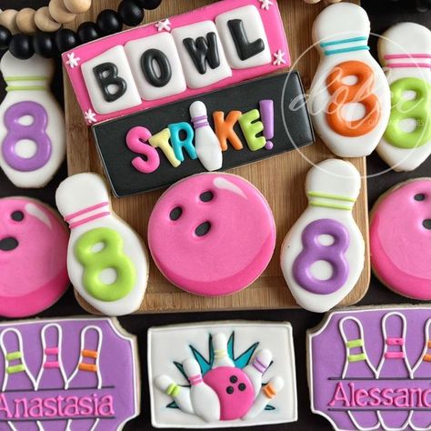 Kids Bowling Party, Bowling Cake, Cookie Board, Bowling Birthday Party, 21st Bday Ideas, Cookies Theme, Bowling Party, Birthday Party Theme Decorations, Girl Birthday Themes