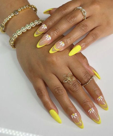 Ruby Nails, Yellow Nails Design, Photo Summer, Cute Summer Nails, Gem Nails, Nail Designs Glitter, Yellow Nails, Manicure Y Pedicure, Fabulous Nails