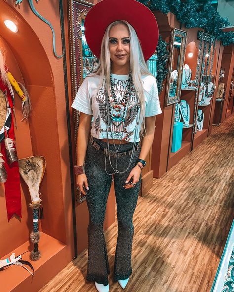 Delanie Cauthen on Instagram: “yes, I LOVE Lynyrd Skynyrd 🎸” Western Chic Fashion, Camo Swimsuit, Nfr Outfits, Western Photoshoot, Nfr Fashion, Summer Country, Concert Outfit Ideas, Southern Outfits, Country Jewelry