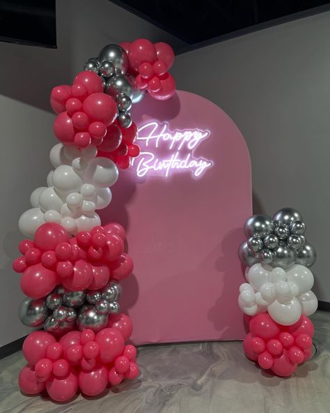 💕 Our Classic Anytime Arch is good for any occasion! Select one of our signs as well as your backdrop cover! Three balloon colors of your choice or let Noteworthy put a cold color combo together to match your event! With our current sale just $325! Half retainer due upfront. #balloons #balloondecor #prettyballoons #backdrop #balloonartist #eventdecor #eventplanner #eventdecorations #noteworthy #noteworthydecor #balloongifts #gifts #ideas #bouquetdeglobos #bouquetballoons Balloon Colors, Pretty Balloons, 23rd Birthday, Balloon Arch, Color Combo, Balloon Decorations, Event Planner, Gifts Ideas, Event Decor