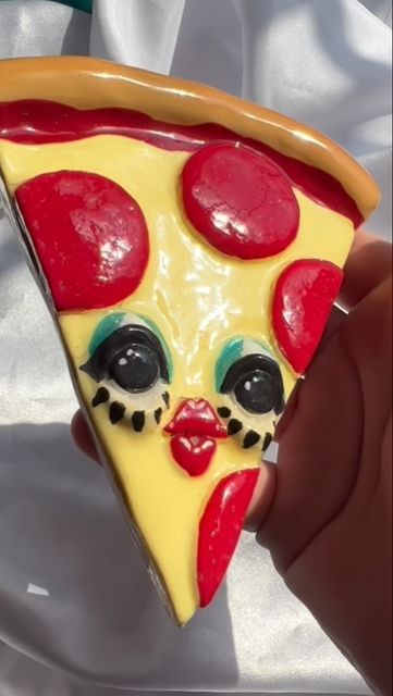 Bread Clay Art, Pizza Clay Art, Funny Clay Sculpture, Weird Clay Art, Clay Pizza, Santa Ideas, Food Project, Clay Stuff, Food Projects