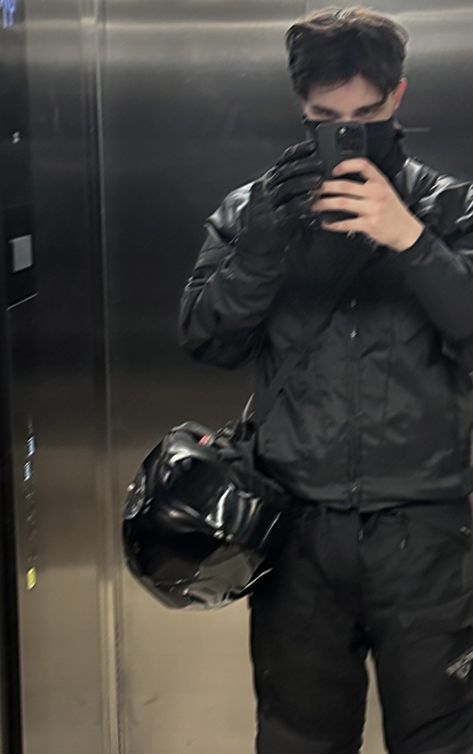 Biker Aesthetic Male, Motorcycle Guy, Mask Men, Hot Biker Guys, Image Moto, Bike Aesthetic, Gentleman Aesthetic, Motorcycle Aesthetic, Biker Aesthetic