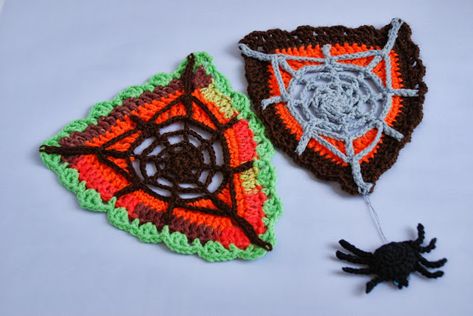 Crochet Spiderweb, Crochet Spider Web, Crochet Spider, Bunting Pattern, Spider Pattern, Crochet Bunting, Crochet Garland, Easy Crochet Patterns Free, Halloween Crochet Patterns