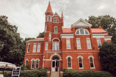 OXFORD, MISSISSIPPI | 48 HOUR TRAVEL ITINERARY — Hunter Premo – Fashion, Lifestyle + Travel Blogger Located in Nashville Hunter Premo, Oxford Travel, Oxford Mississippi, Hotty Toddy, Day Trips From London, Engagement Pics, Ole Miss, Lifestyle Travel, Gulf Coast