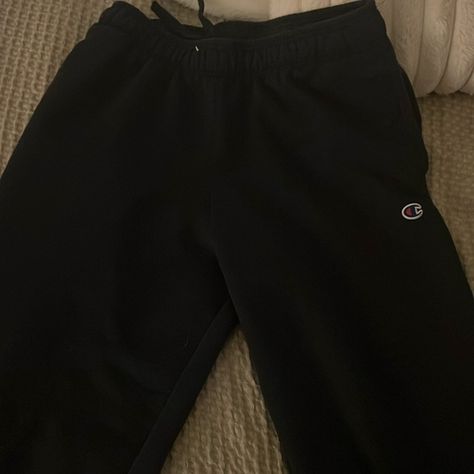 Champion sweatpants Champion Sweatpants, Sweatpants, Outfit Inspo, Plus Fashion, Fashion Trends, Dresses, Fashion Tips, Clothes Design, Tracksuit Bottoms