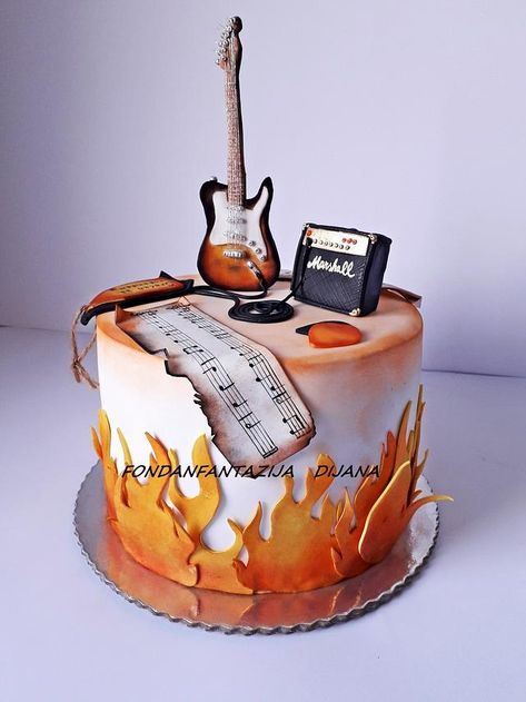 All cake topper are handmade and hand painted :) :) Cake For Music Lover, Guitar Birthday Cakes, Bolo Musical, Music Themed Cakes, Music Cakes, Music Cake, Guitar Cake, Dessert Original, Crazy Cakes